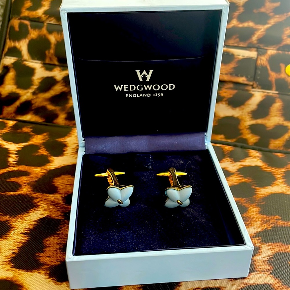 Wedgwood Cuff Links w/Box